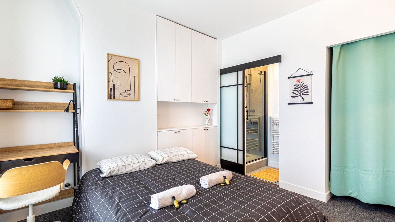Photo of Bedroom in Vanves
