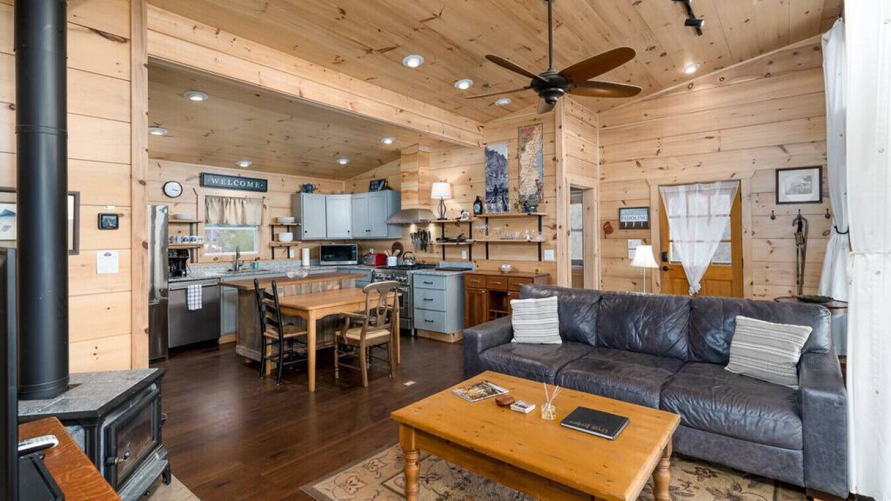 Photo of Livingroom in Blue Ridge