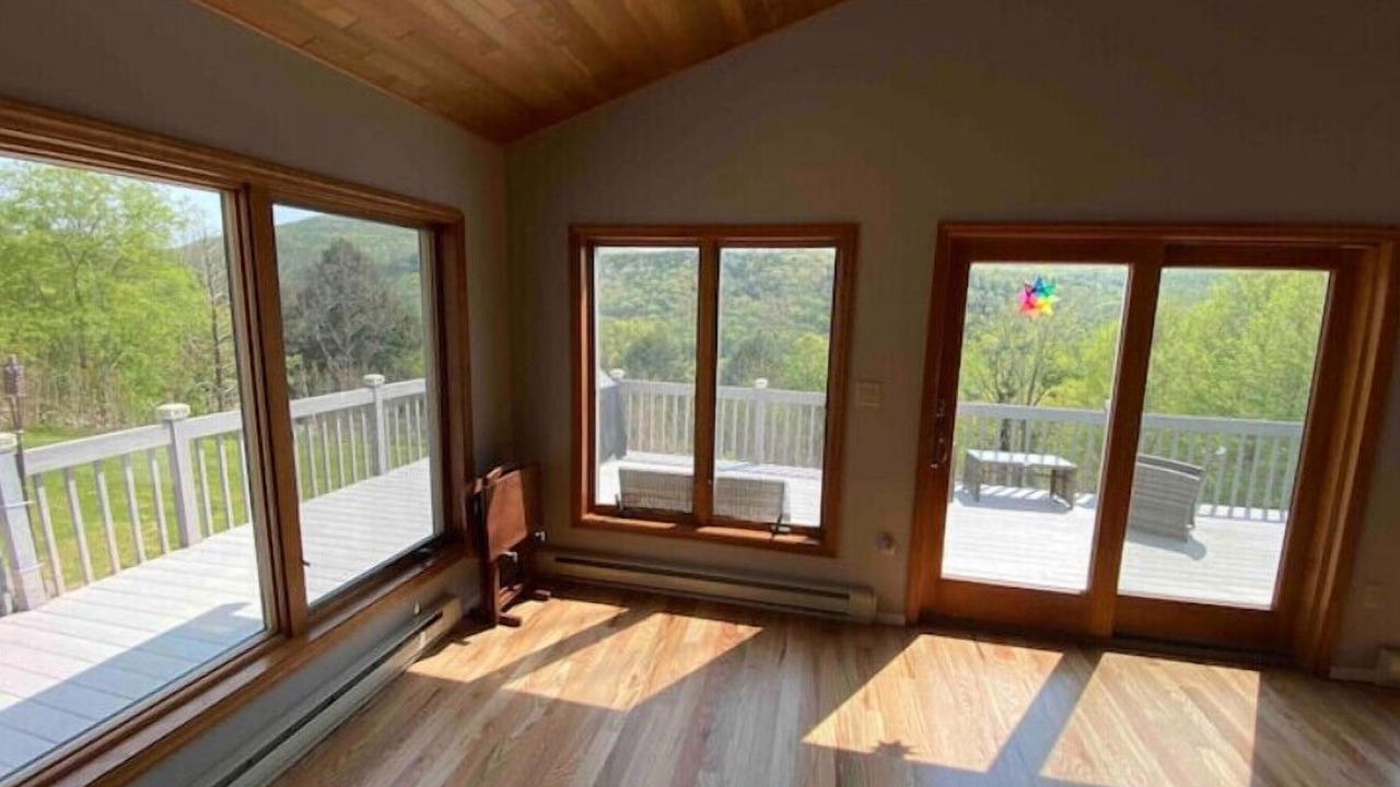 Photo of Bedroom in Roxbury