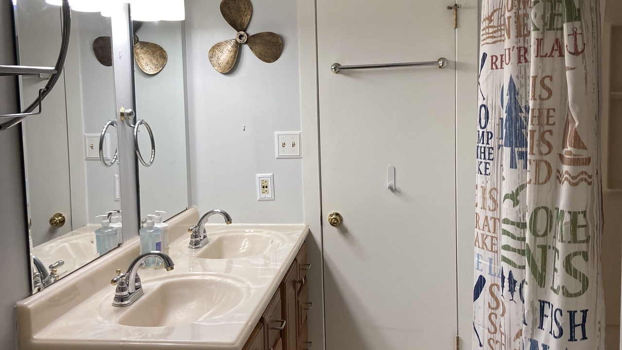 Photo of Bathroom in North Shore