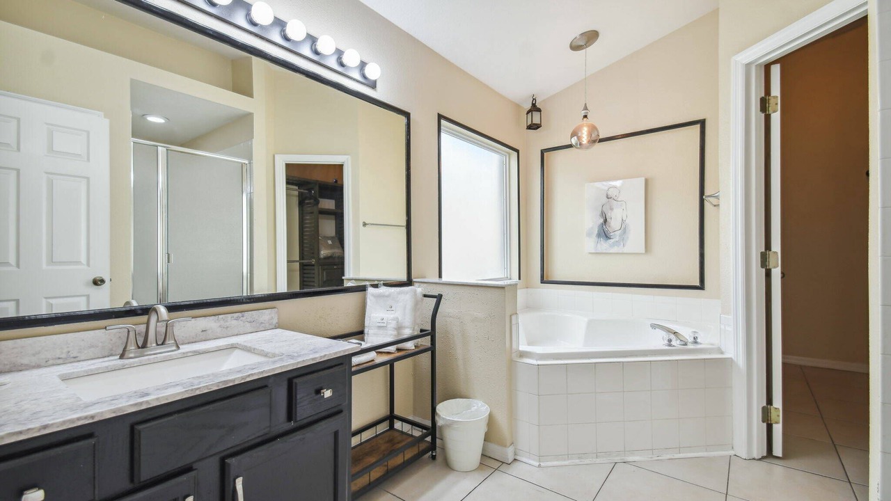 Photo of Bathroom in Lake Berkley