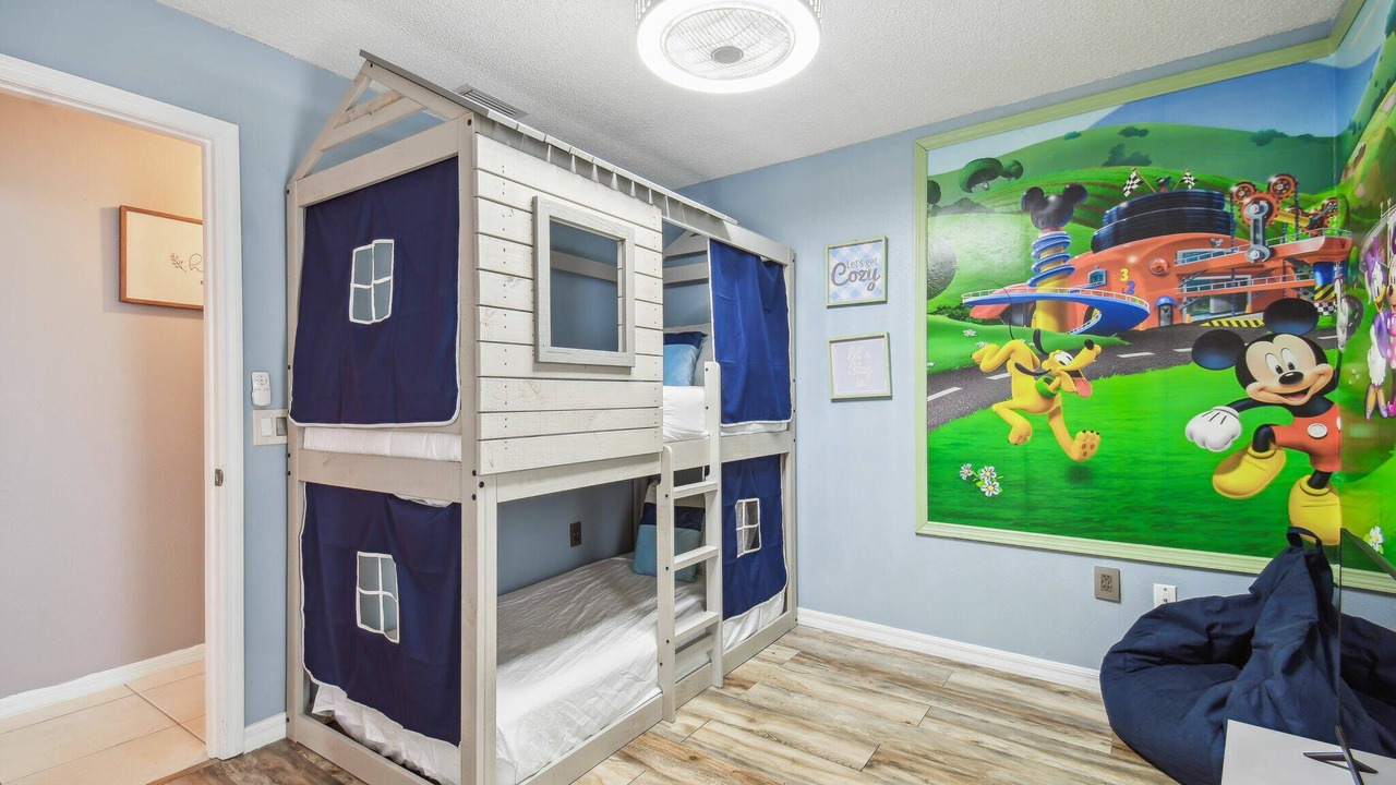 Photo of Bedroom in Lake Berkley