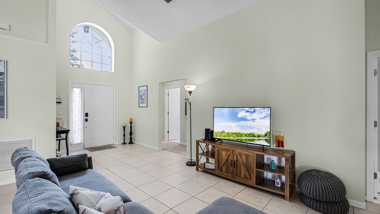 Photo of Livingroom in Mill Run