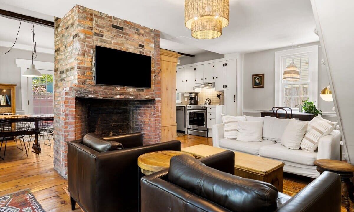 Photo of Livingroom in Newburyport