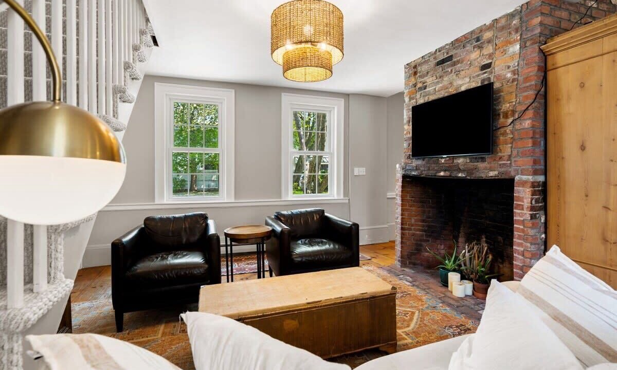 Photo of Livingroom in Newburyport
