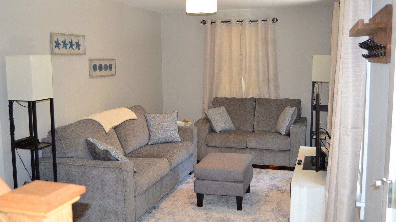 Photo of Livingroom in Cedar Bushes