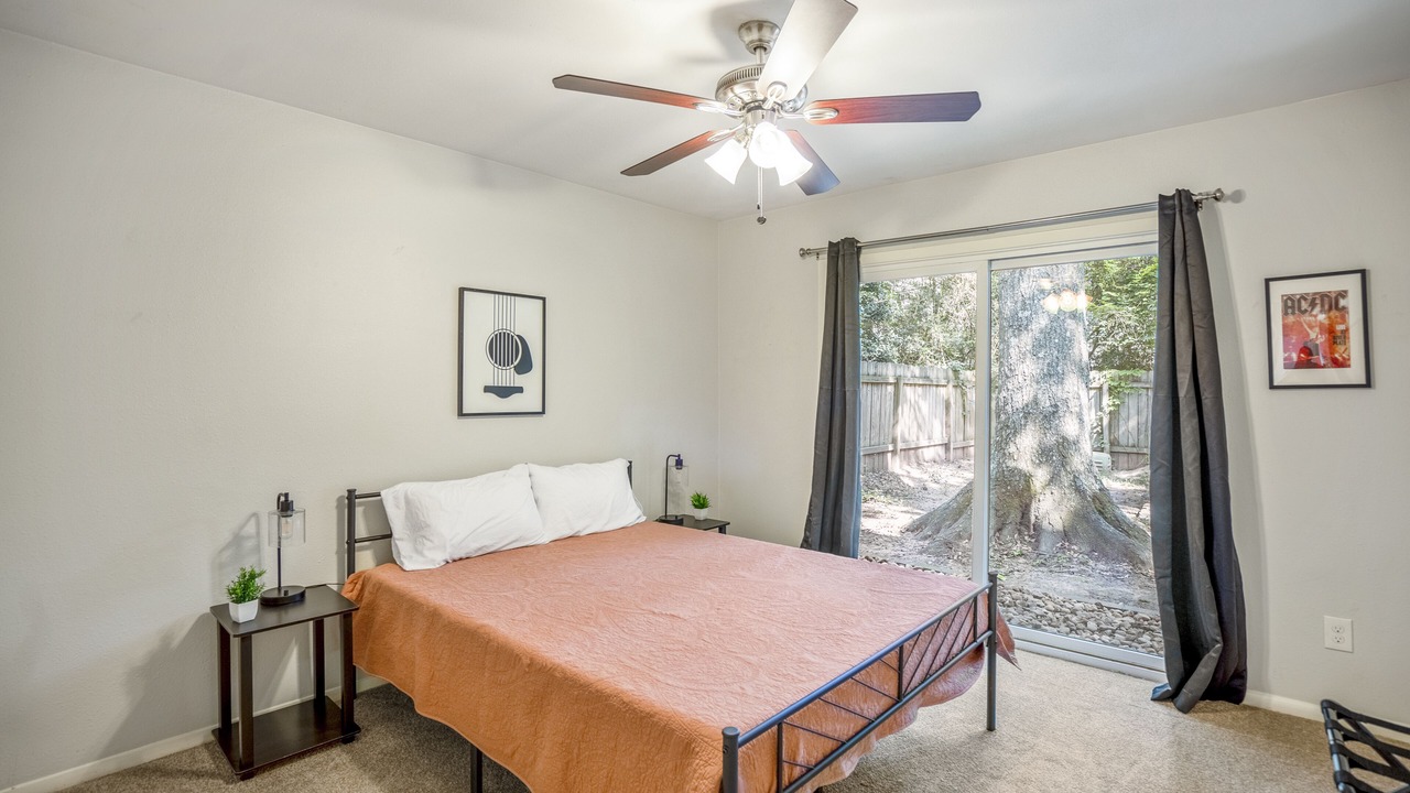 Photo of Bedroom in Panther Creek