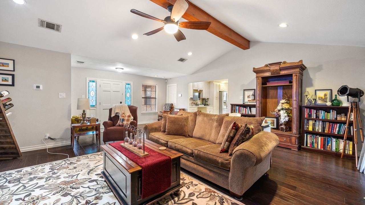 Photo of Livingroom in Fair Oaks Ranch