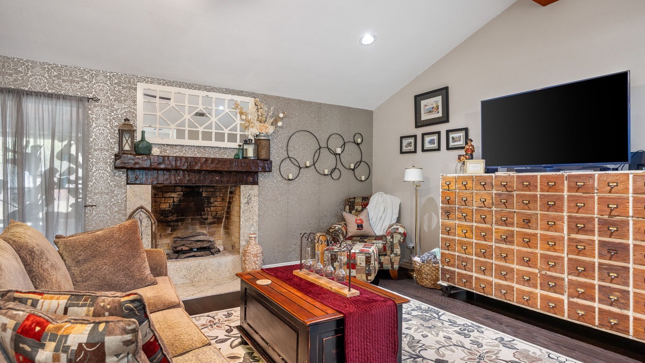 Photo of Livingroom in Fair Oaks Ranch