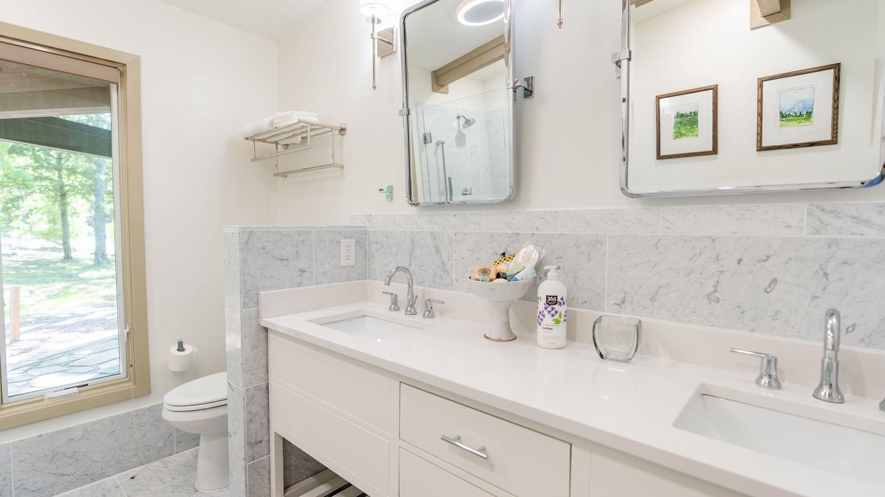 Photo of Bathroom in Eden Isle