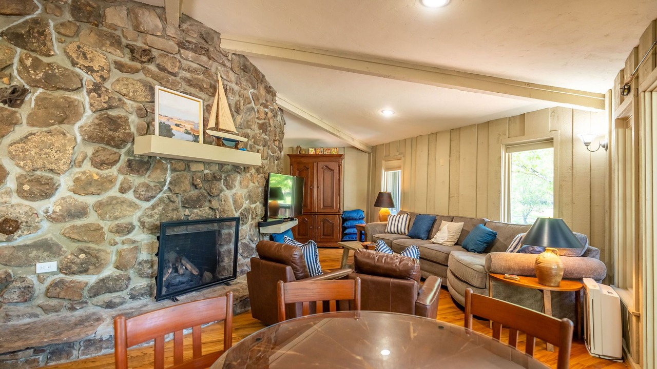 Photo of Livingroom in Eden Isle