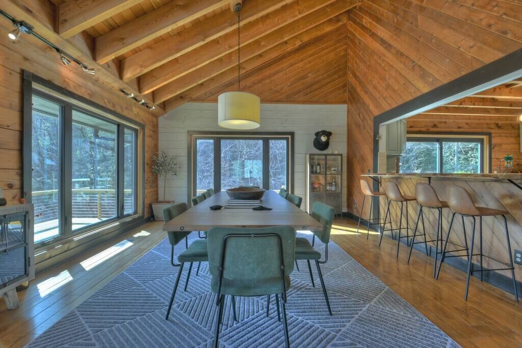 Photo of Outdoor in Cherry Log