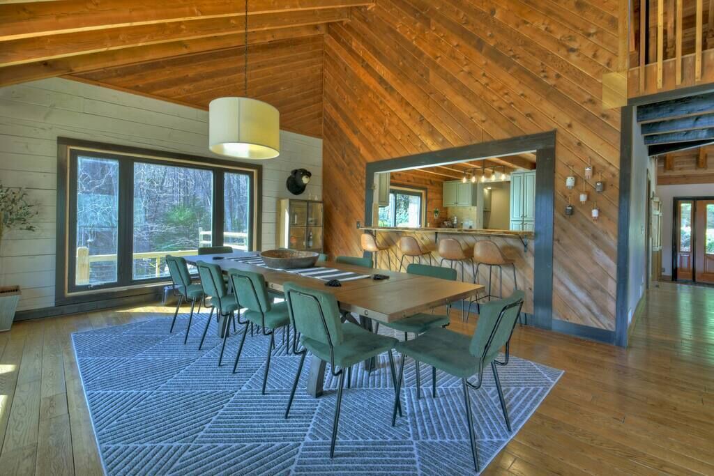 Photo of Outdoor in Cherry Log