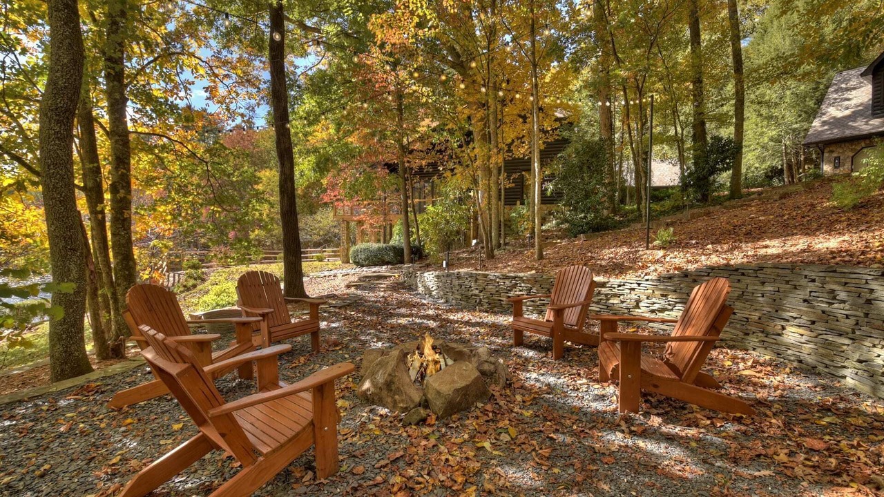 Photo of Outdoor in Cherry Log