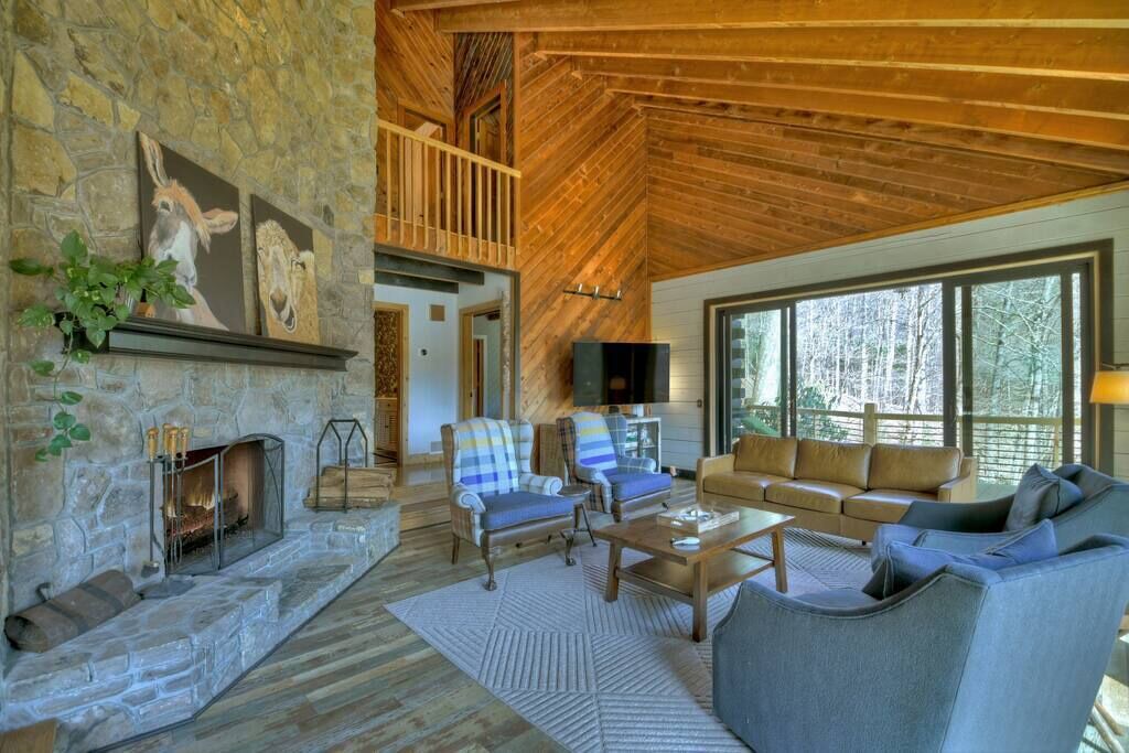 Photo of Bedroom in Cherry Log