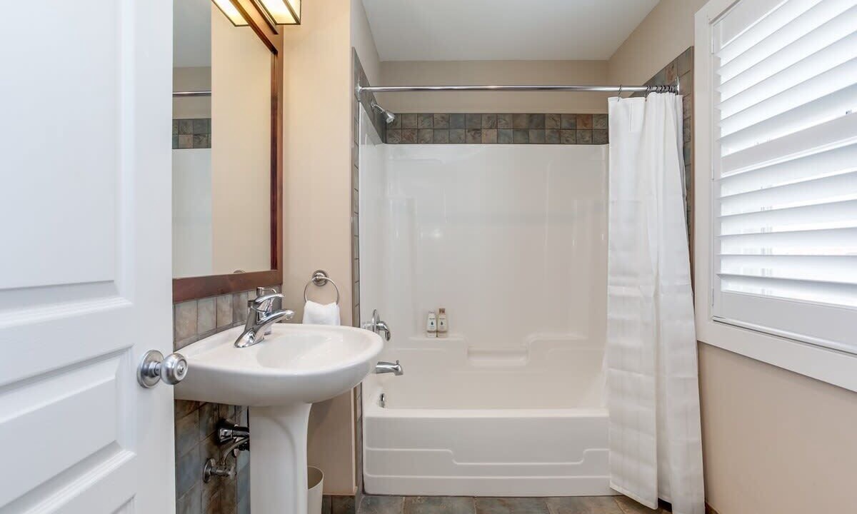 Photo of Bathroom in The Blue Mountains