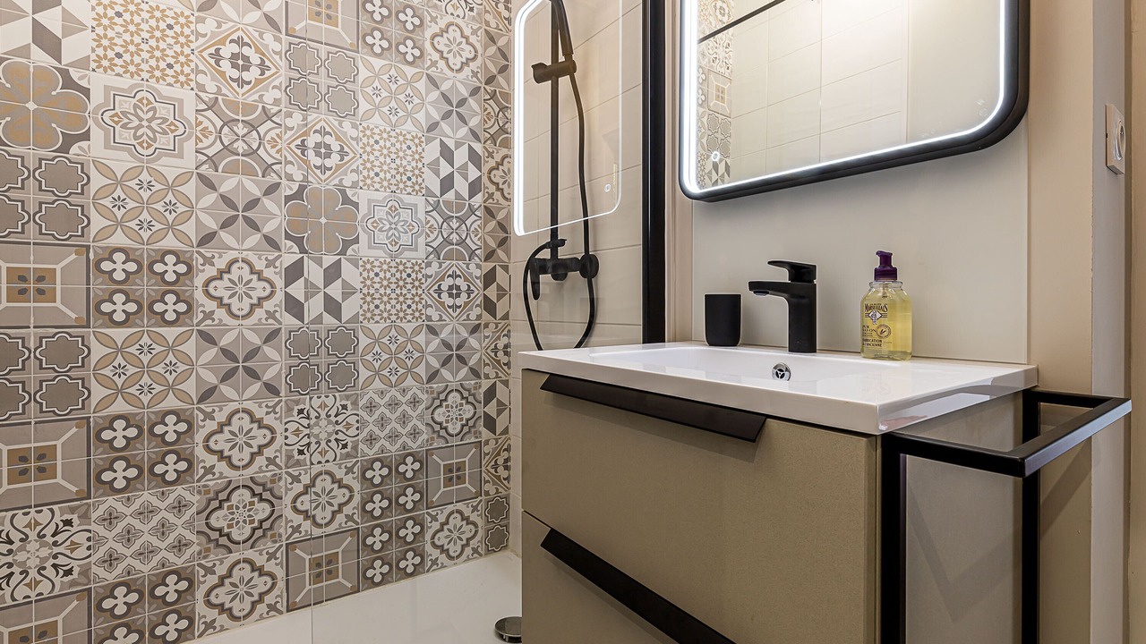 Photo of Bathroom in Minimes - Barriere de Paris