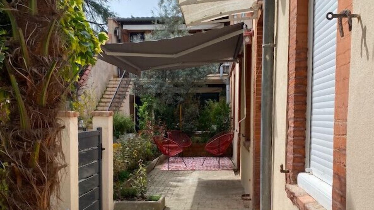 Photo of Patio Balcony in Minimes - Barriere de Paris