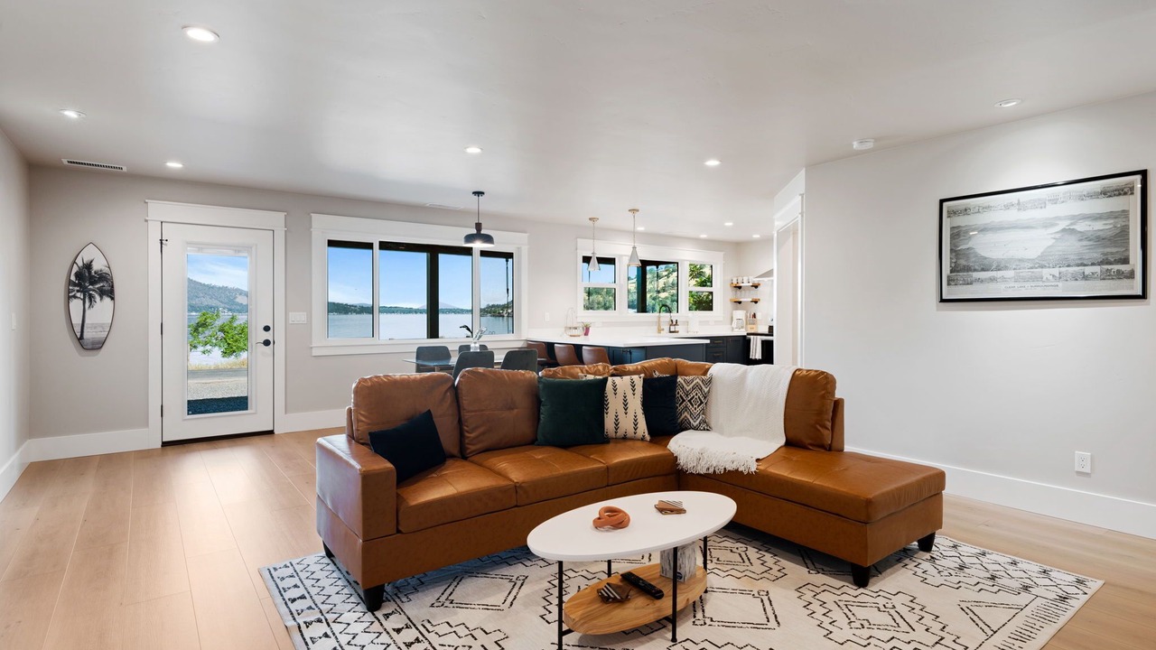 Photo of Livingroom in Clearlake