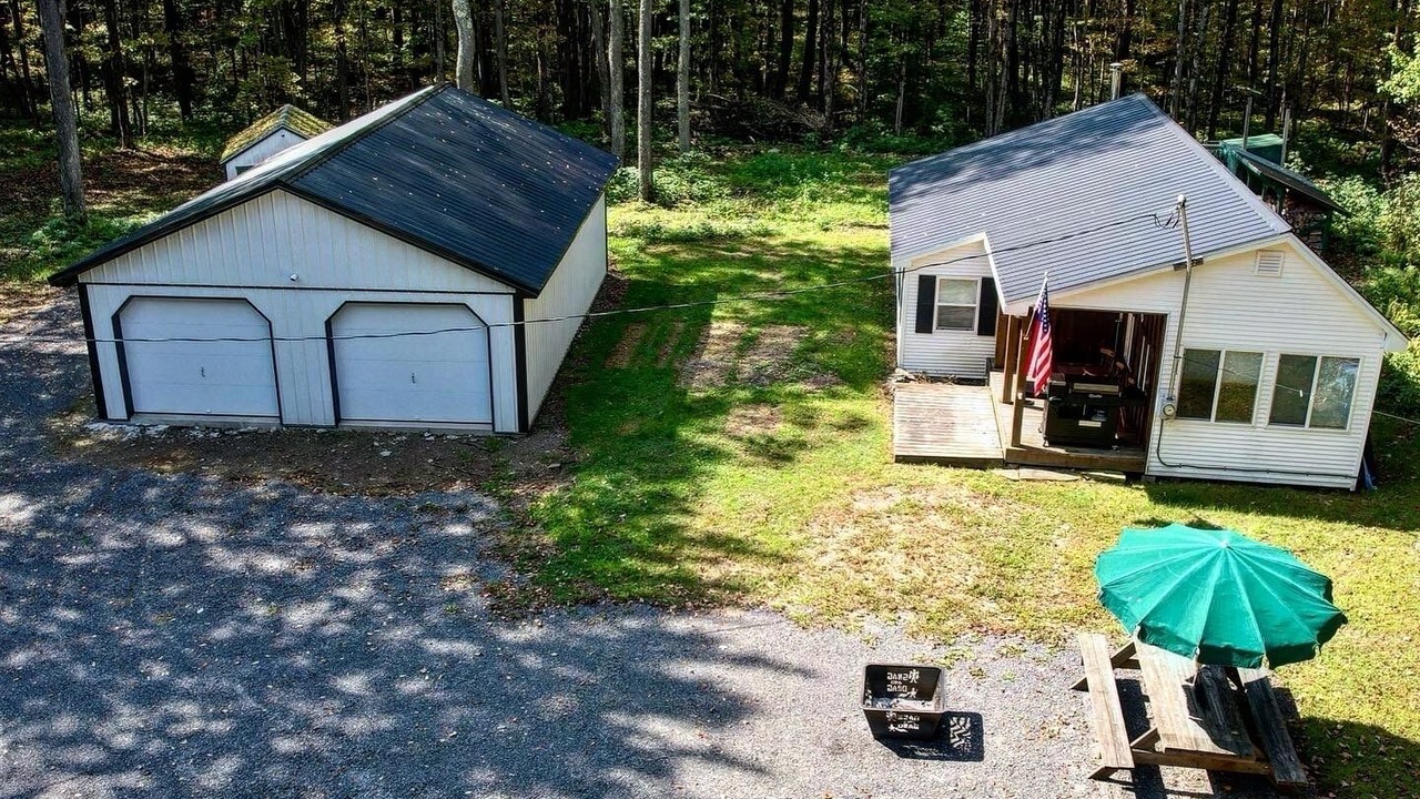 Photo of Outdoor in Maple View