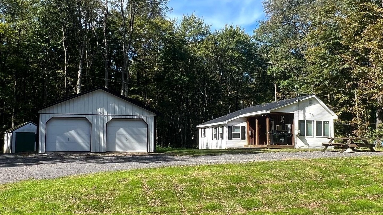 Photo of Outdoor in Maple View