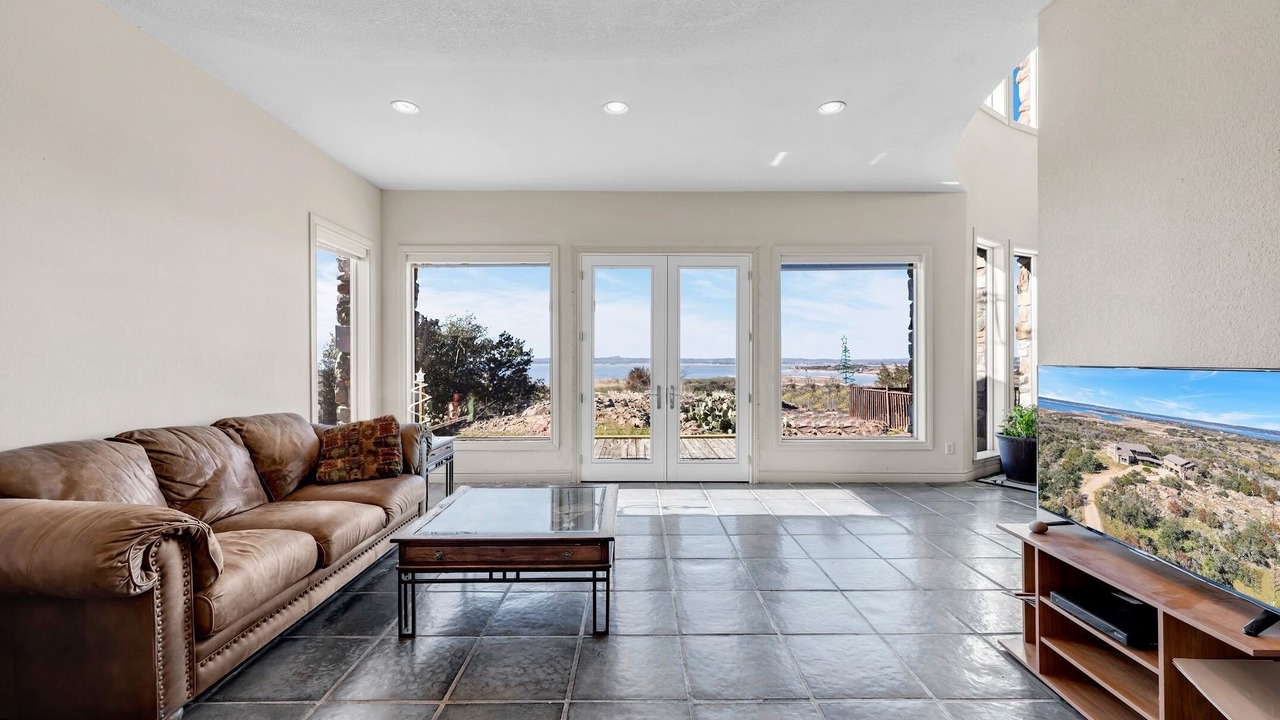 Photo of Livingroom in Burnet