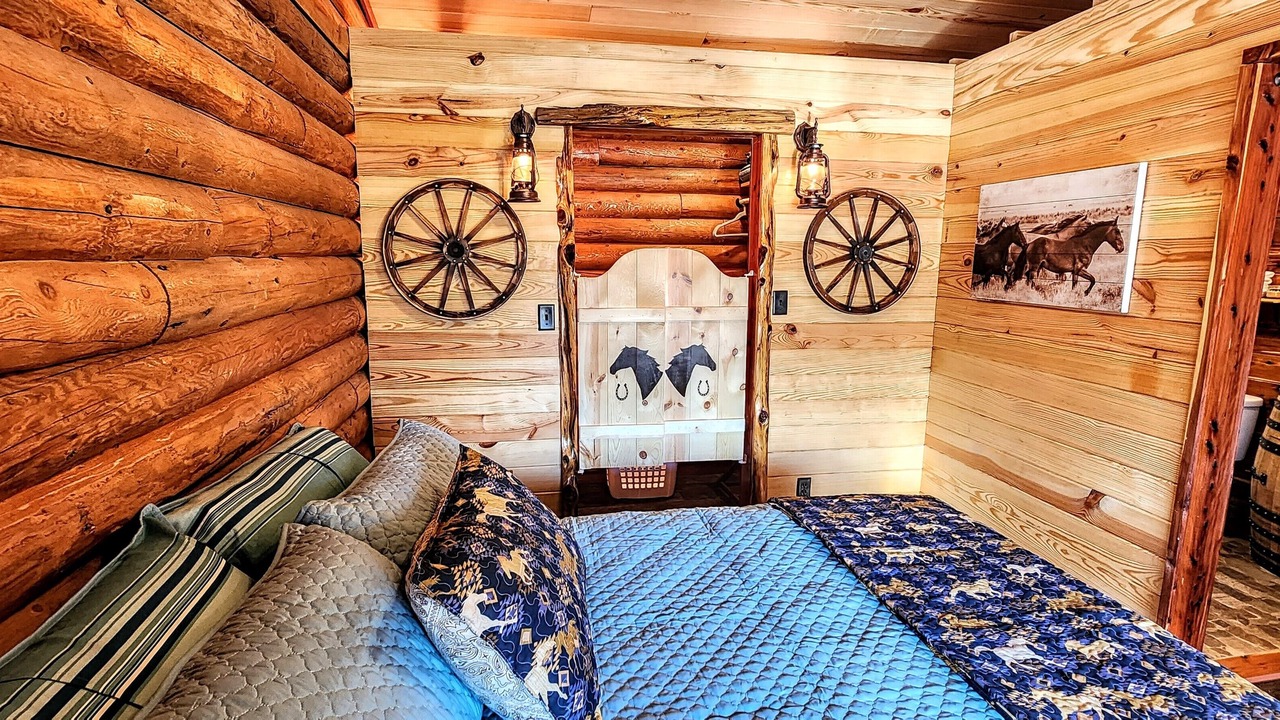 Photo of Bedroom in Mid America
