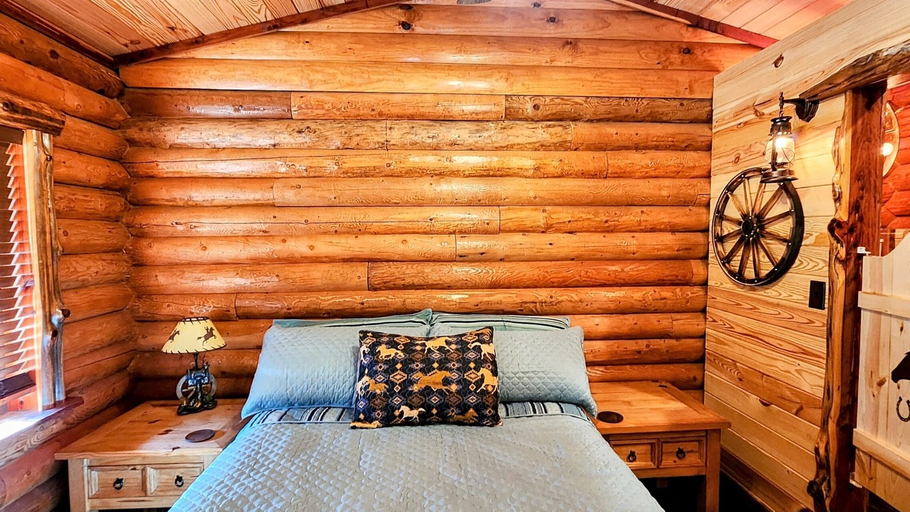 Photo of Bedroom in Mid America