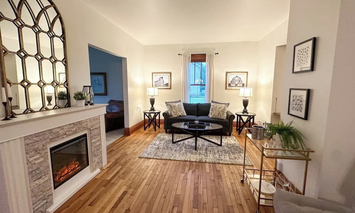Photo of Livingroom in Fox Valley