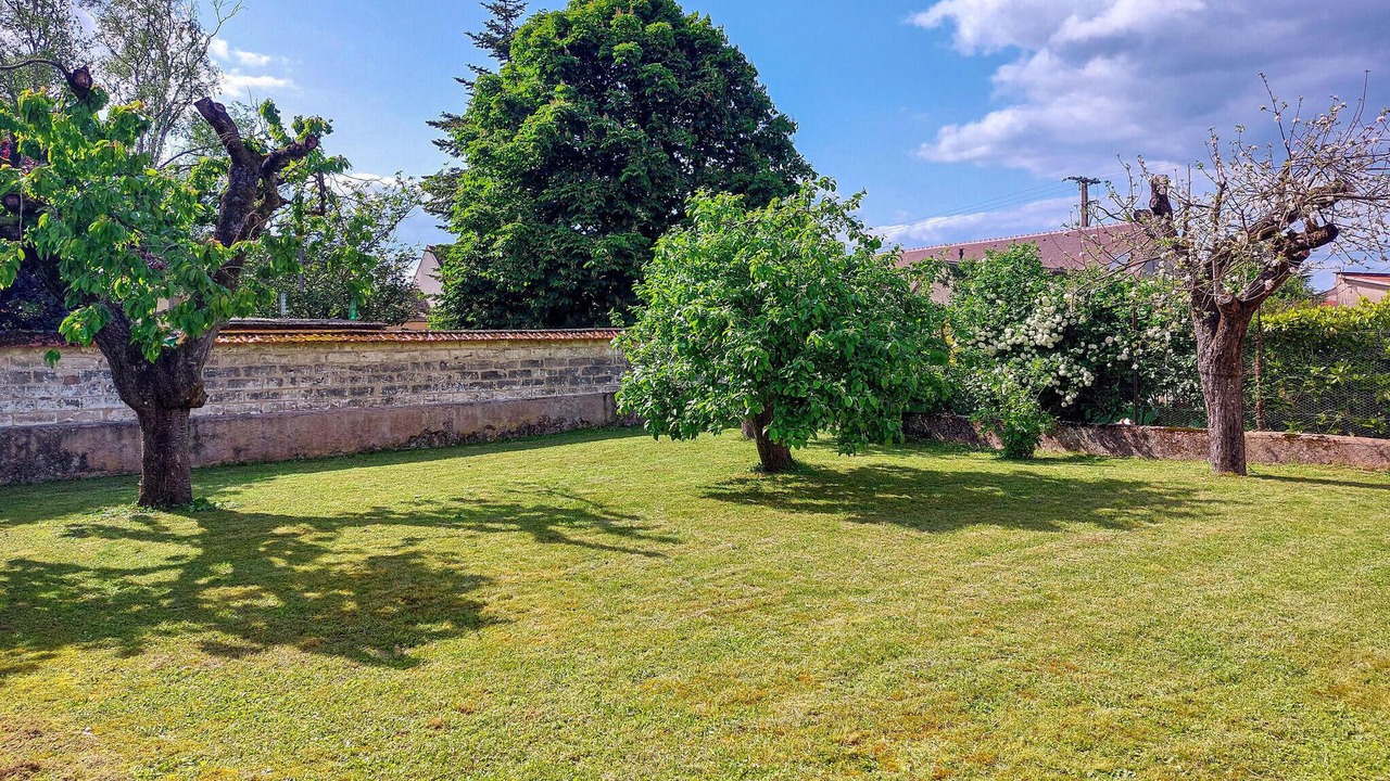 Photo of Others in Etigny