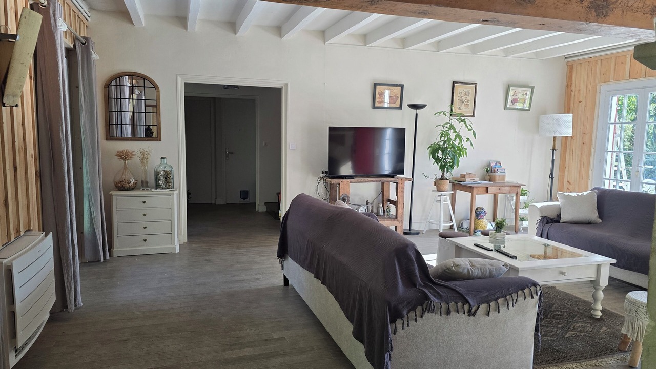 Photo of Livingroom in Vertheuil