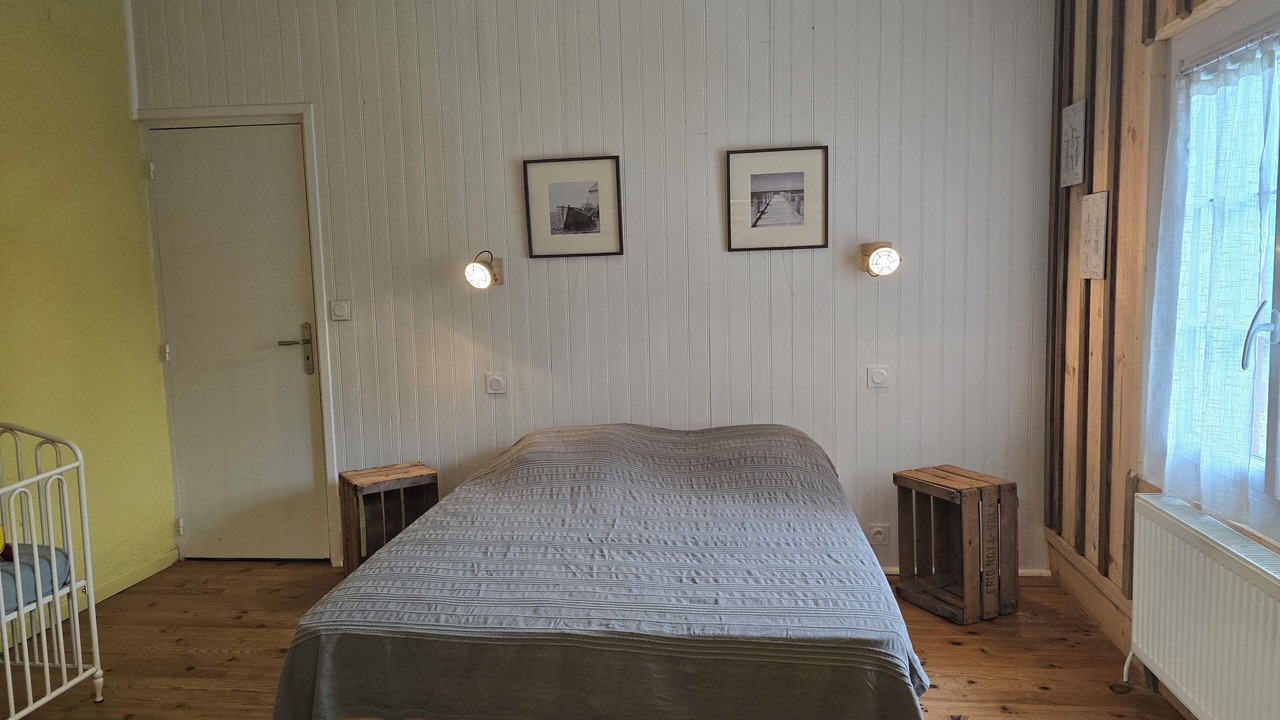 Photo of Bedroom in Vertheuil