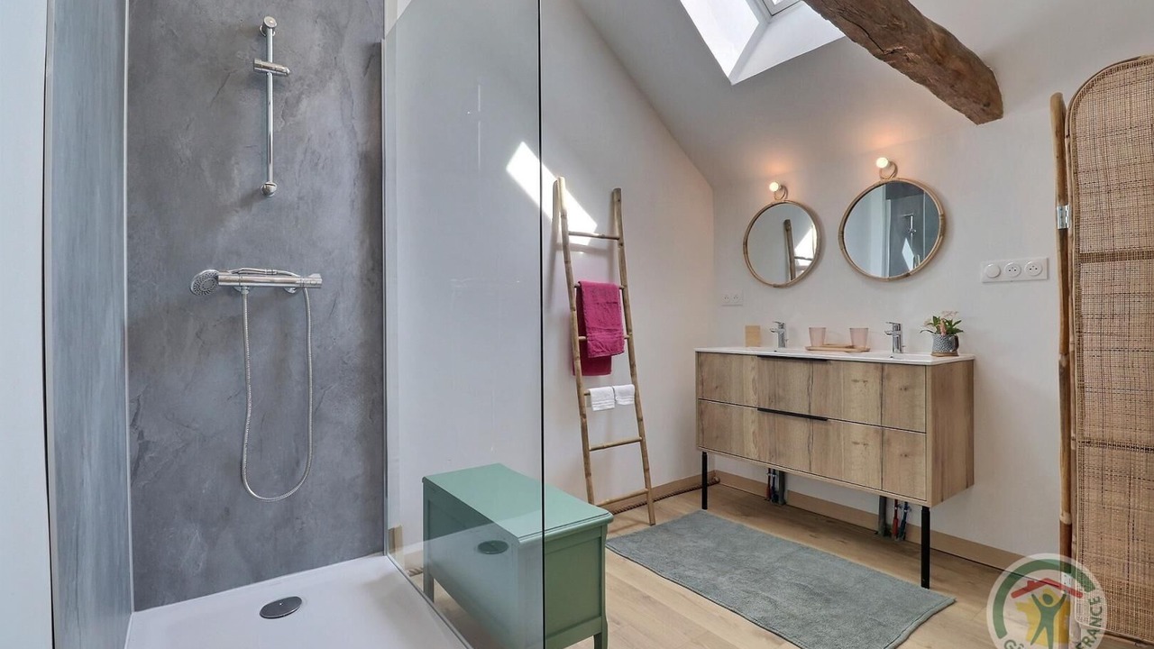 Photo of Bathroom in Saint-Medard-sur-Ille