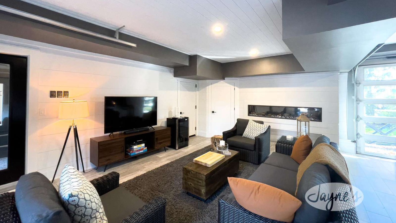 Photo of Livingroom in Gravenhurst