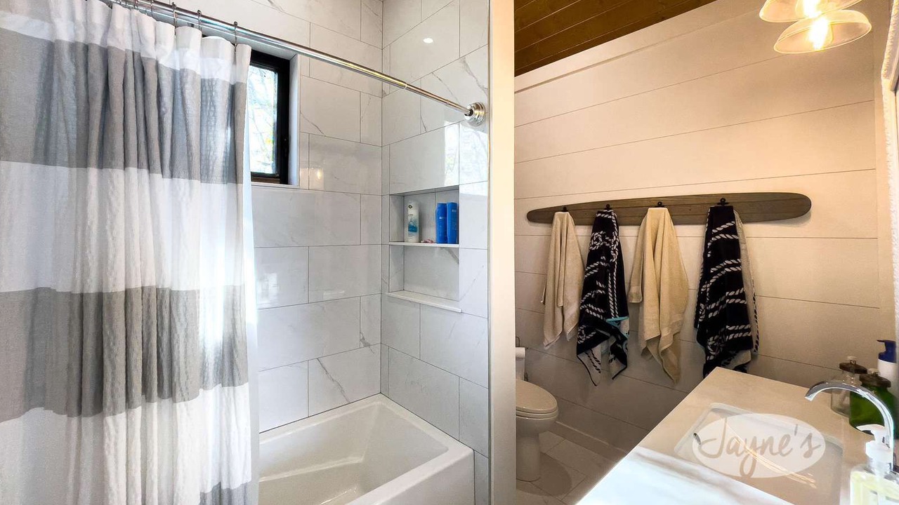 Photo of Bathroom in Gravenhurst