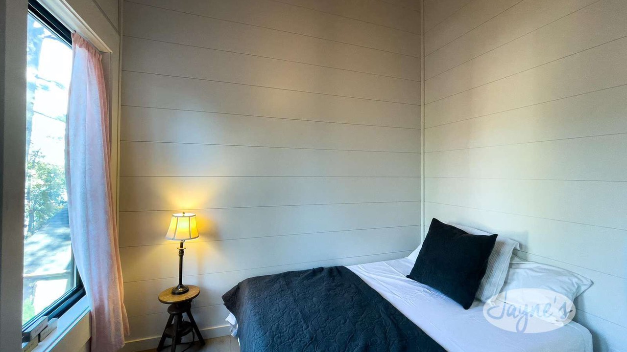Photo of Bedroom in Gravenhurst