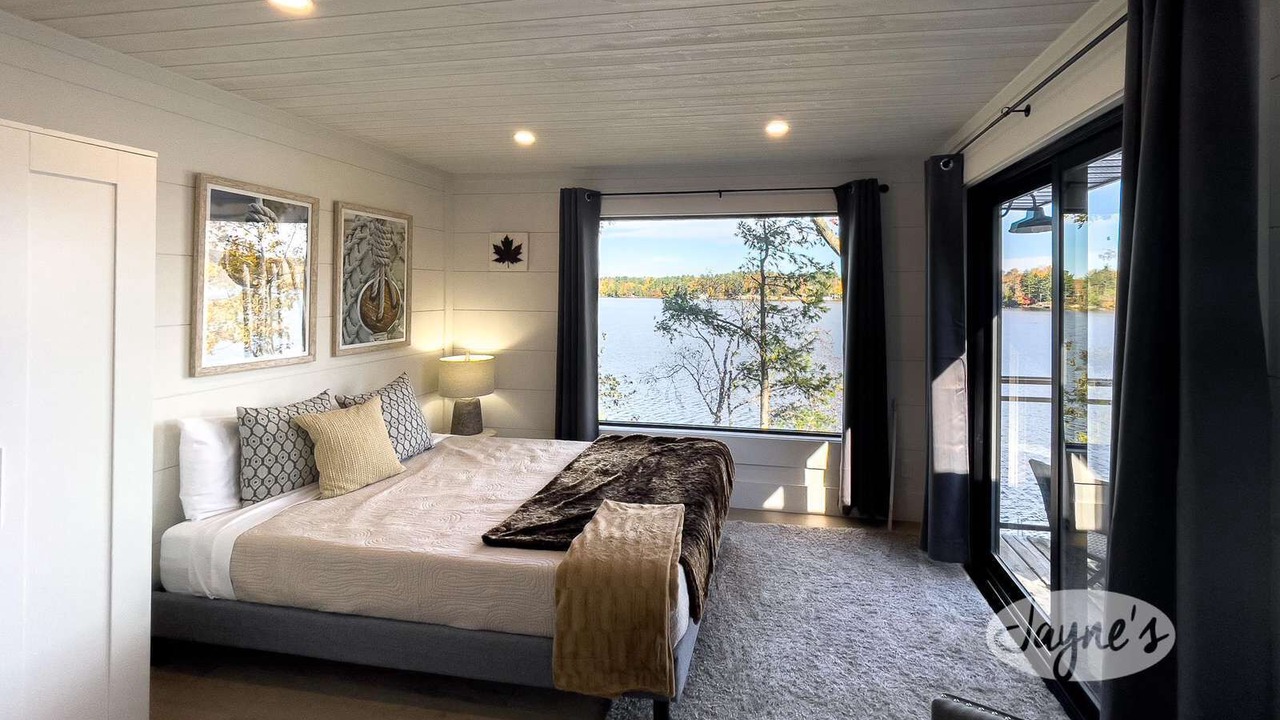 Photo of Bedroom in Gravenhurst