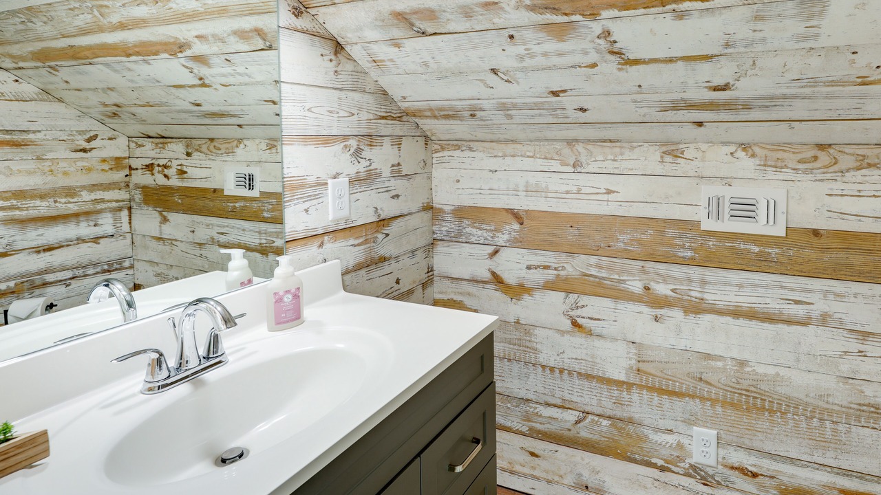 Photo of Bathroom in Schulenburg