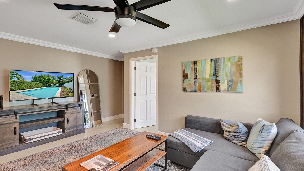 Photo of Livingroom in Lake Ridge
