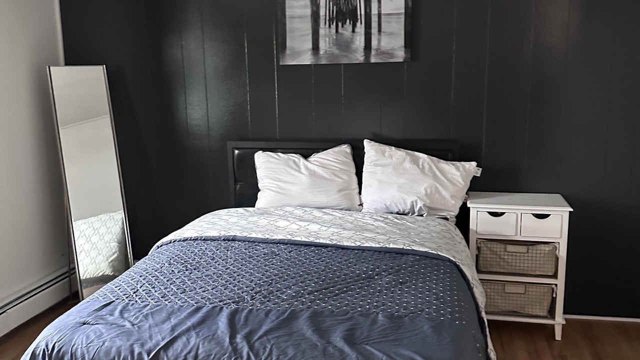 Photo of Bedroom in Kearny