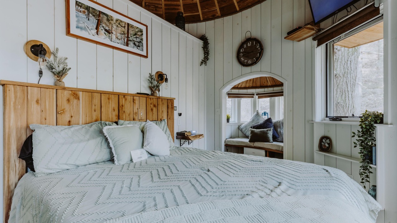 Photo of Bedroom in Laurelville