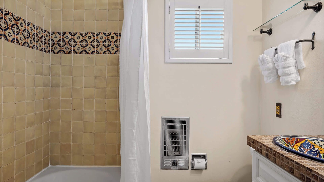 Photo of Bathroom in South Capitol