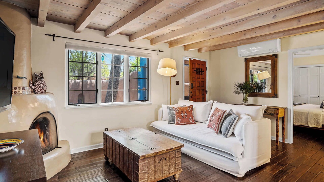 Photo of Livingroom in South Capitol