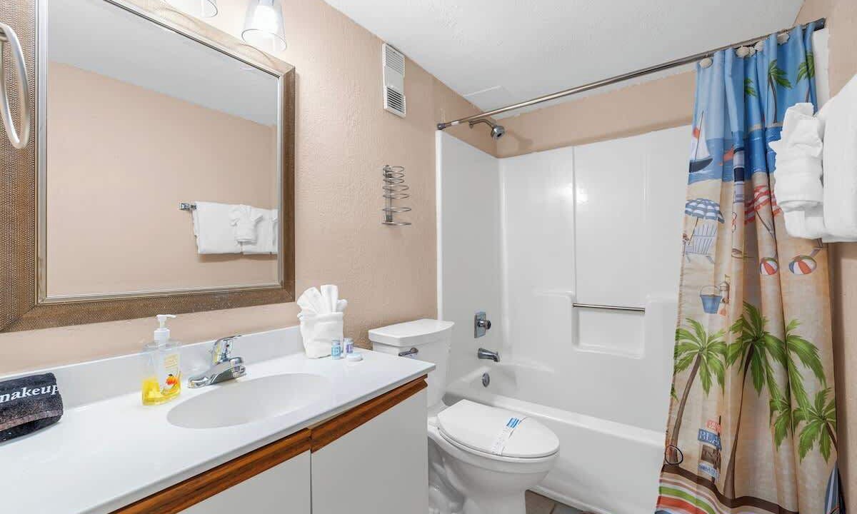 Photo of Bathroom in Garden City