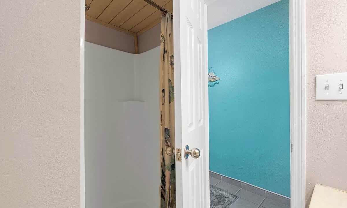 Photo of Bathroom in Garden City
