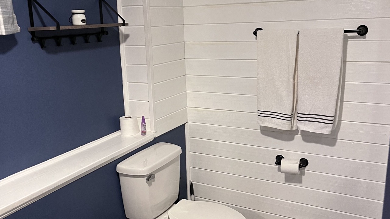 Photo of Bathroom in Deepwater