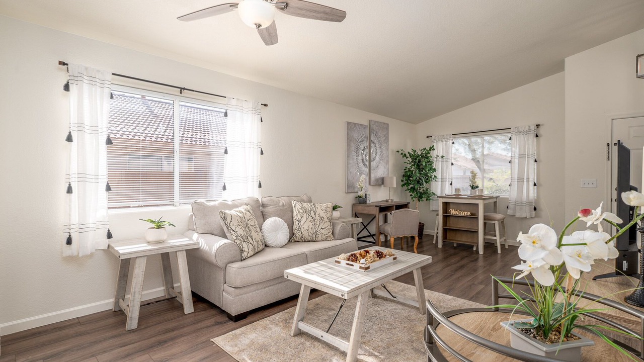 Photo of Livingroom in Dove Mountain