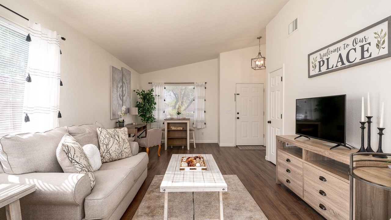 Photo of Livingroom in Dove Mountain