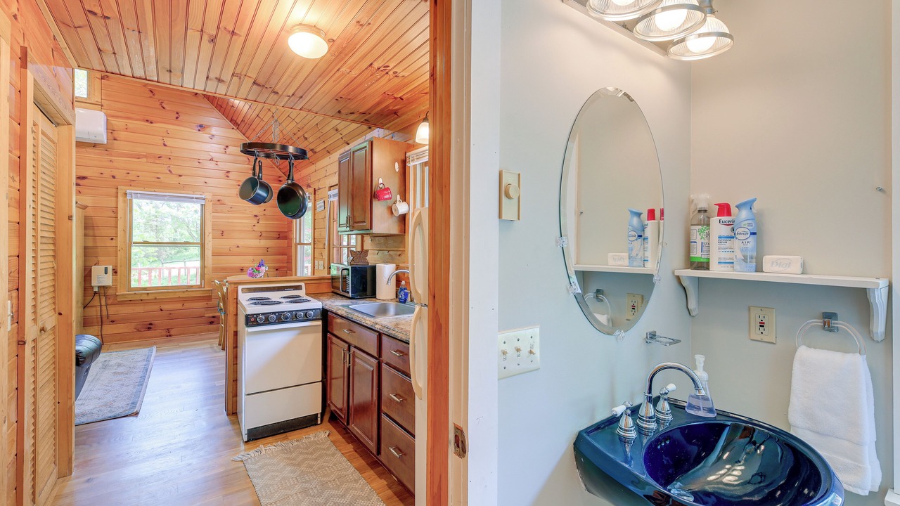 Photo of Bathroom in Laurel Springs