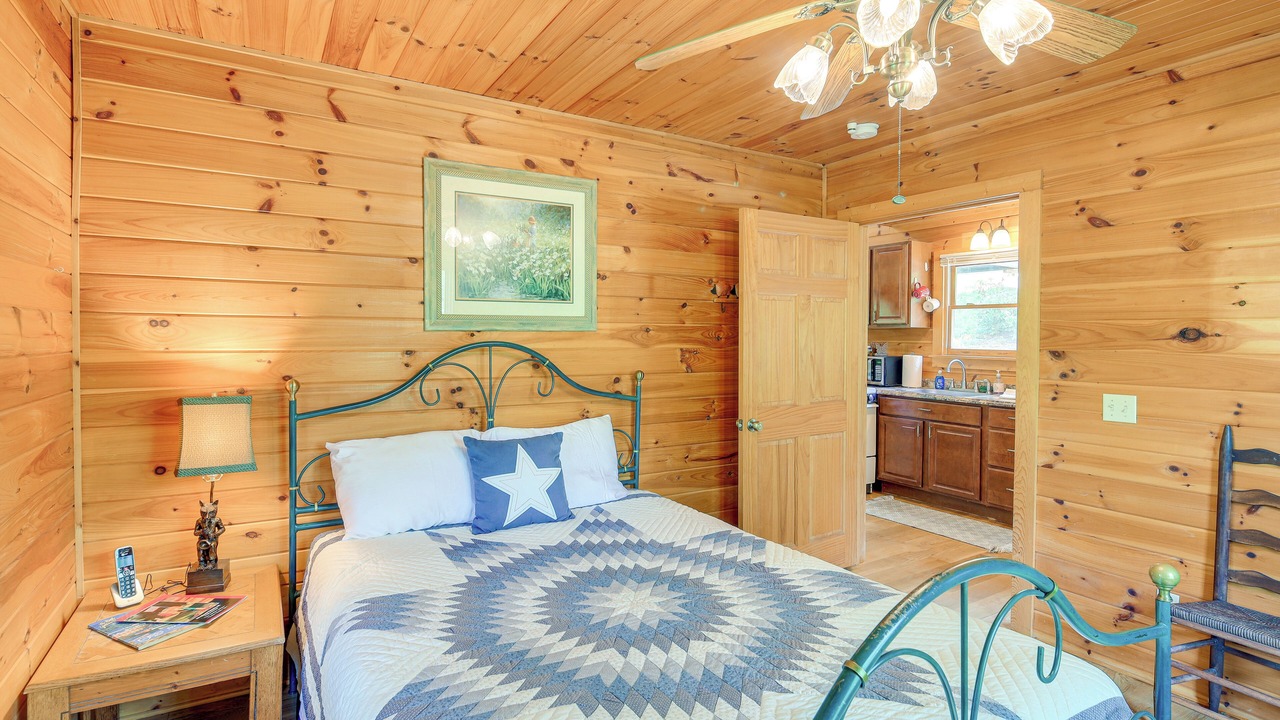 Photo of Bedroom in Laurel Springs